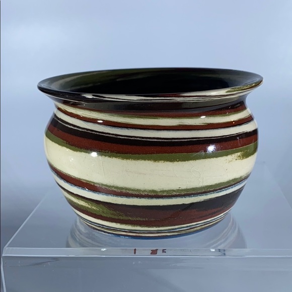 Desert Sands Pottery Lipped Bowl - Picture 3 of 10